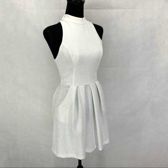 silence + noise Dresses & Skirts - Silence + Noise white embossed floral dress